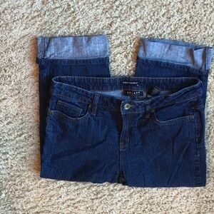 Access owned by Liz Claiborne Stretch Relaxed Fit Denim Capri Size 10